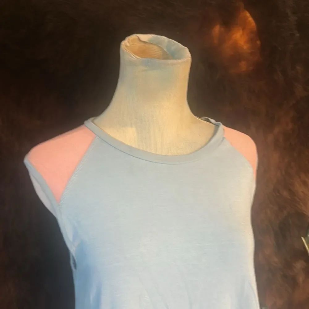 Blue Sleeveless Top with Pink Accents L (6033) - Picture 2 of 4